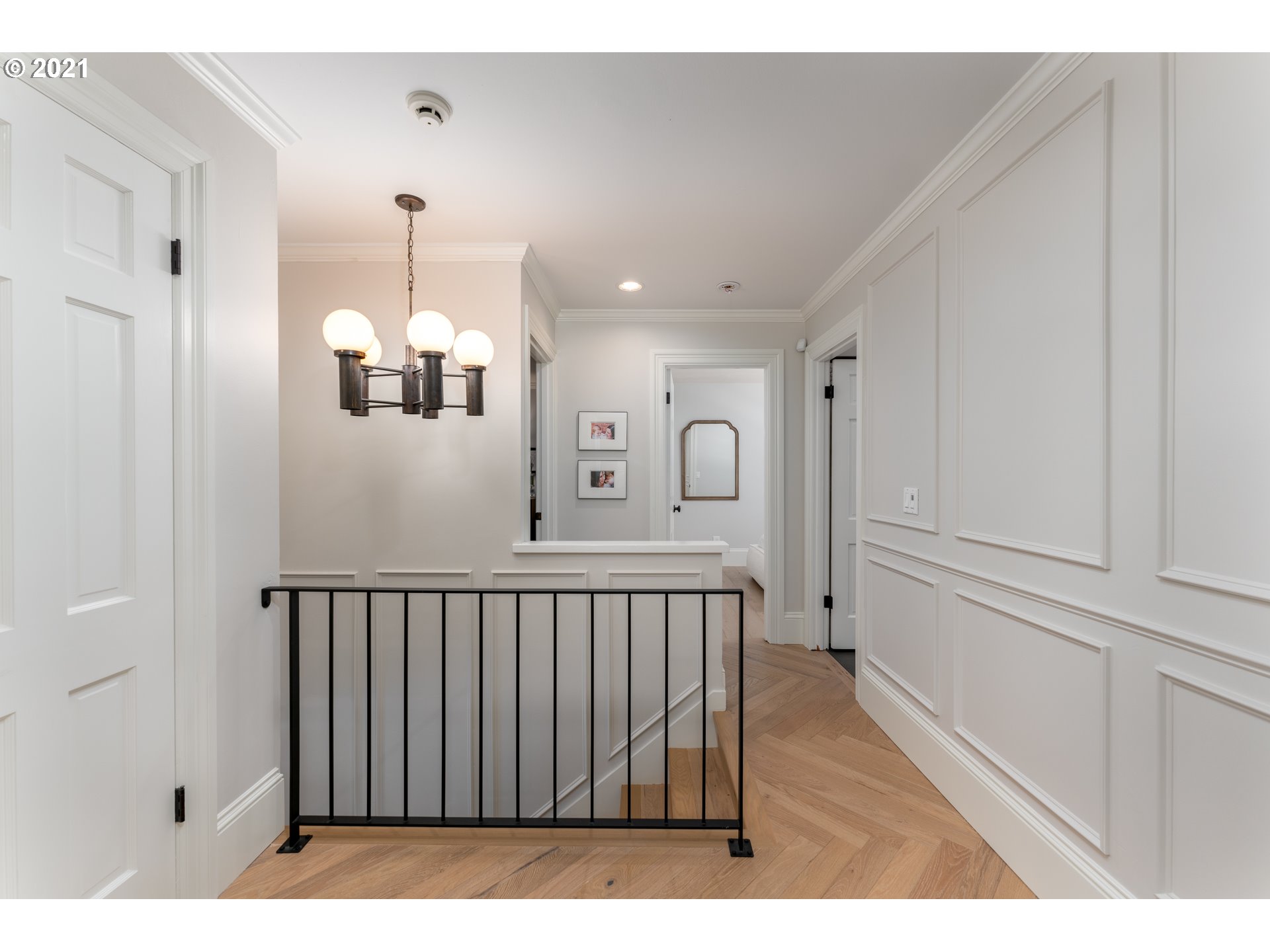 13485 Southwest Glen Road Portland, OR 97219 - Photo 9 of 32 Gallery Image 9