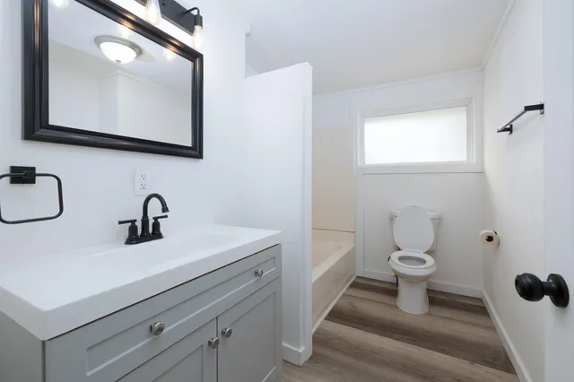 $155,000 | 320 East Ave C, Hutchinson, KS 67501