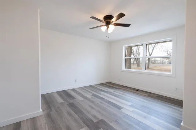 $155,000 | 320 East Ave C, Hutchinson, KS 67501