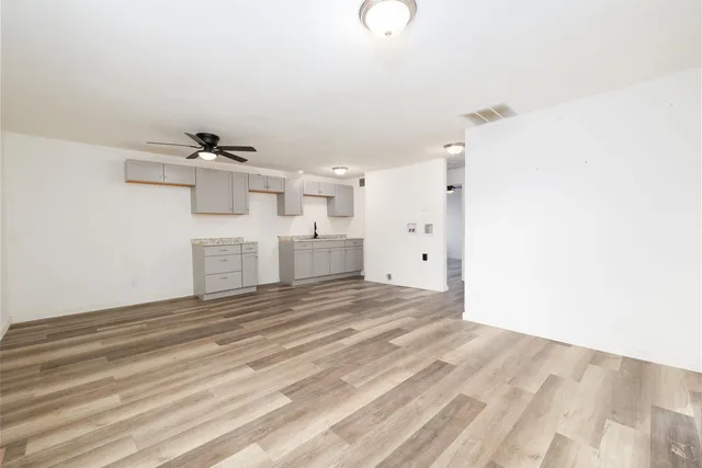 $155,000 | 320 East Ave C, Hutchinson, KS 67501