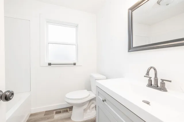 $155,000 | 320 East Ave C, Hutchinson, KS 67501