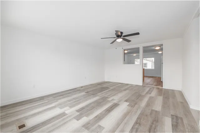 $155,000 | 320 East Ave C, Hutchinson, KS 67501