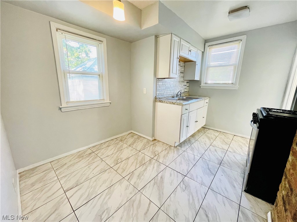 20205 Sumpter Road Cleveland, OH 44128 - Photo 8 of 18 Gallery Image 8