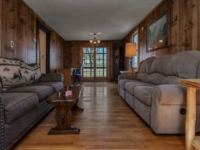 222 Lawrence Road Salem, NH 03079 - Photo 5 of 27