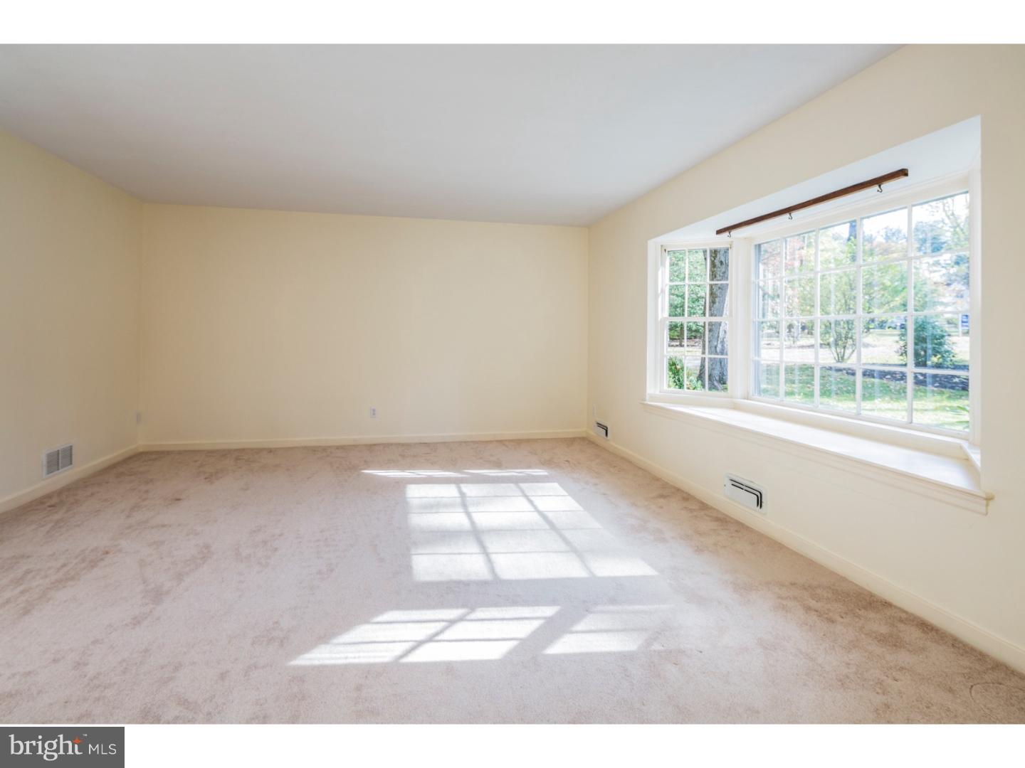 6 Van Kirk Road Princeton, NJ 08540 - Photo 5 of 25 Living Room