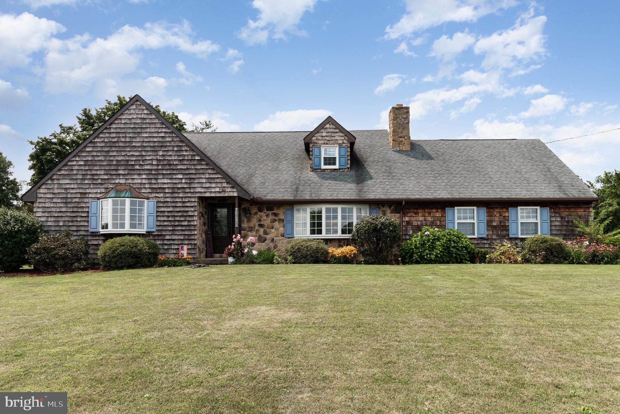 1572 Baltimore Road Dillsburg, PA 17019 - Photo 2 of 36