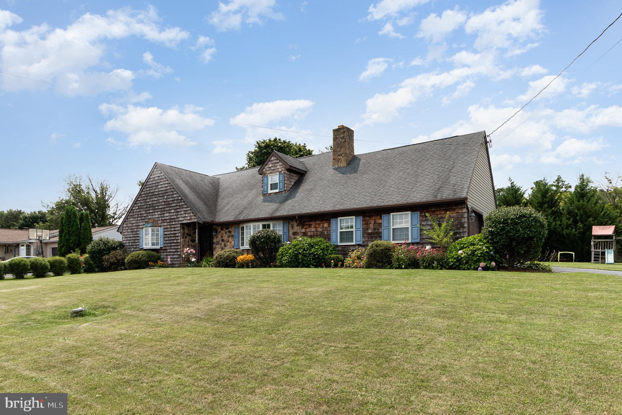 1572 Baltimore Road Dillsburg, PA 17019 - Photo 3 of 36