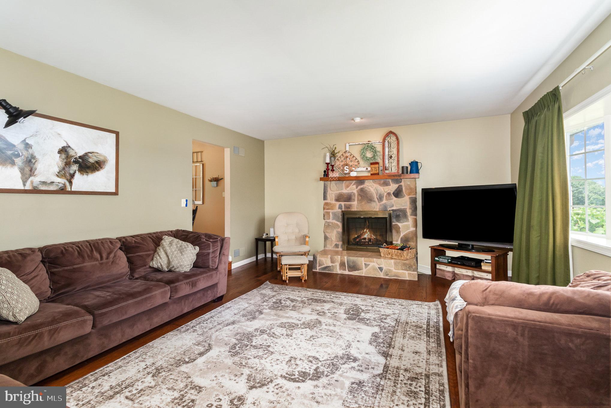 1572 Baltimore Road Dillsburg, PA 17019 - Photo 7 of 36