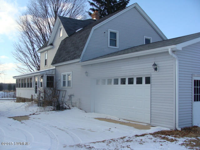 5882 Stage Road Ionia, MI 48846 - Photo 2 of 9 015