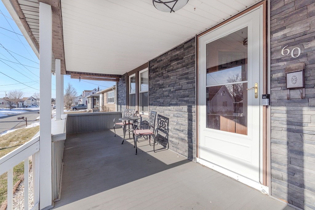 60 Roy Street Chicopee, MA 01013 - Photo 4 of 39