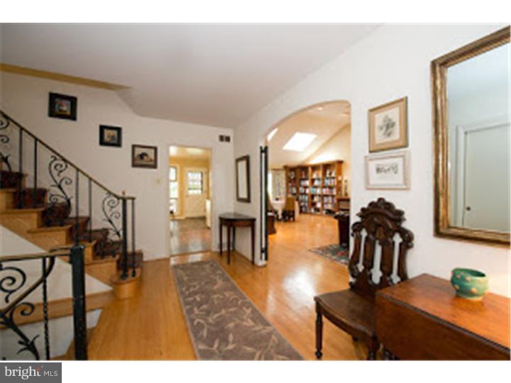 214 Barker Road Cheltenham, PA 19095 - Photo 4 of 24