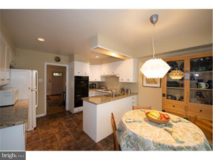214 Barker Road Cheltenham, PA 19095 - Photo 8 of 24