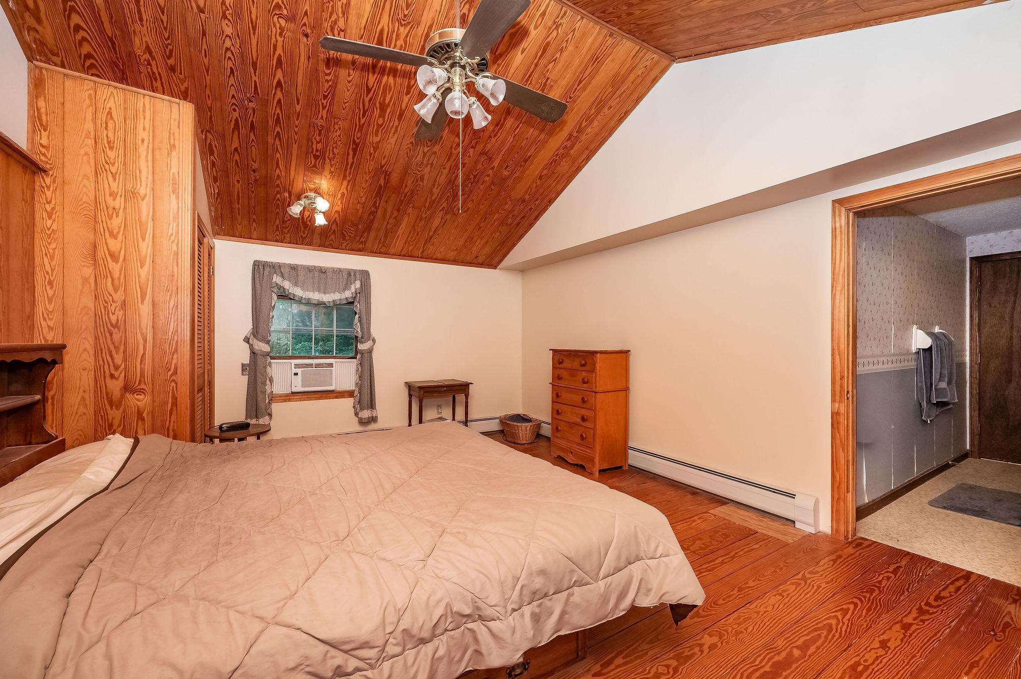 89 Oak Street Rochester, NH 03839 - Photo 15 of 34