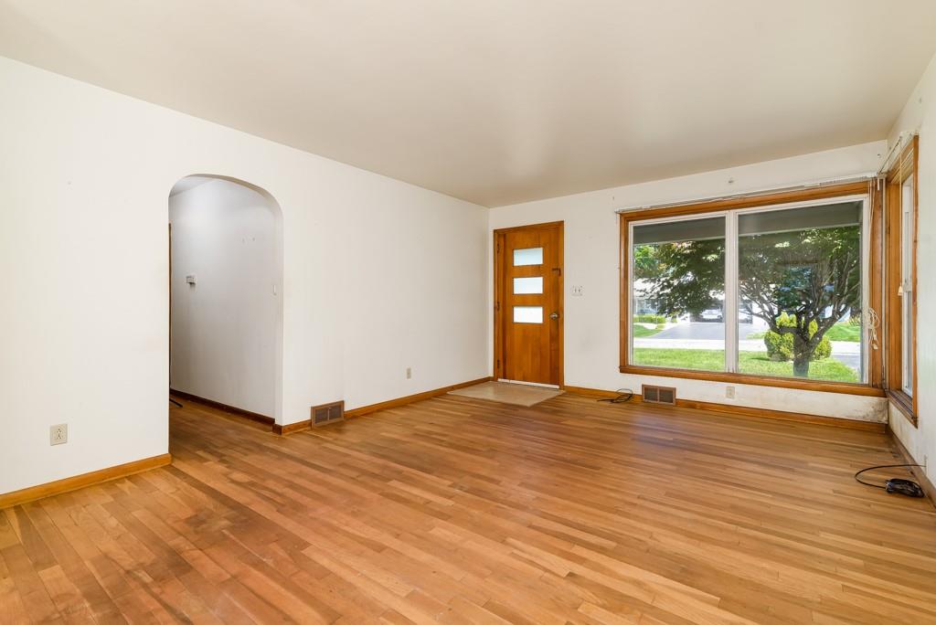 108 Aspen Road Butler, PA 16001 - Photo 2 of 18 Gallery Image 2