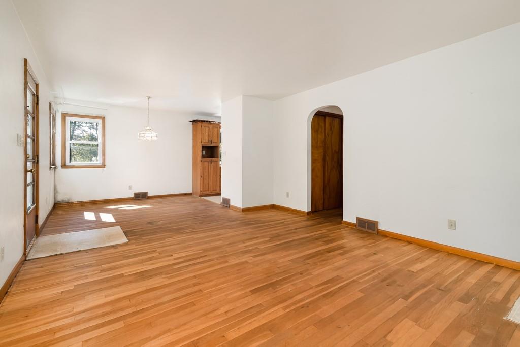 108 Aspen Road Butler, PA 16001 - Photo 3 of 18 Gallery Image 3