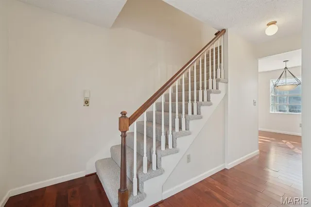 $350,000 | 2804 Bear Creek Court, St. Louis, MO 63129