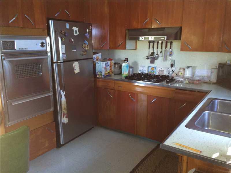 6 Papermill Road Hampden, ME 04444 - Photo 8 of 21 Kitchen.