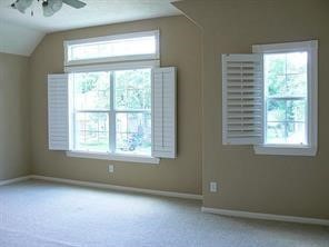 951 Lamonte Lane Houston, TX 77018 - Photo 15 of 26 an empty room with a window