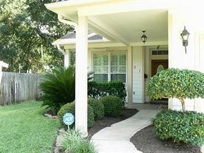 951 Lamonte Lane Houston, TX 77018 - Photo 2 of 26 a view of a house with backyard and garden