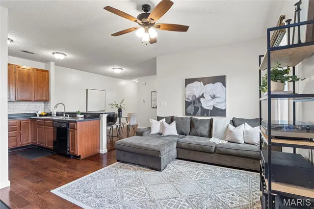 $190,000 | 3400 Hiram Street, Unit B2, St. Charles, MO 63301