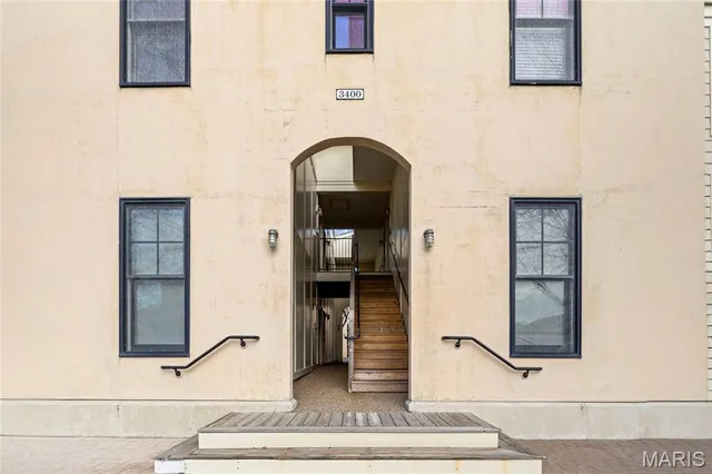 $190,000 | 3400 Hiram Street, Unit B2, St. Charles, MO 63301