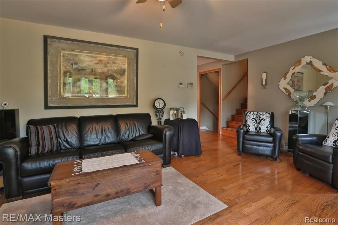 13770 Exeter Road Carleton, MI 48117 - Photo 3 of 27 2B8A5307.jpg