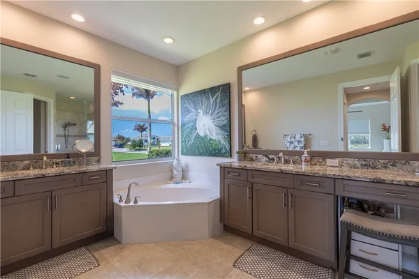 $899,000 | 510 Caroline Drive, Vero Beach, FL 32968