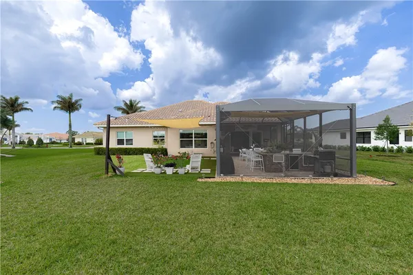 $899,000 | 510 Caroline Drive, Vero Beach, FL 32968
