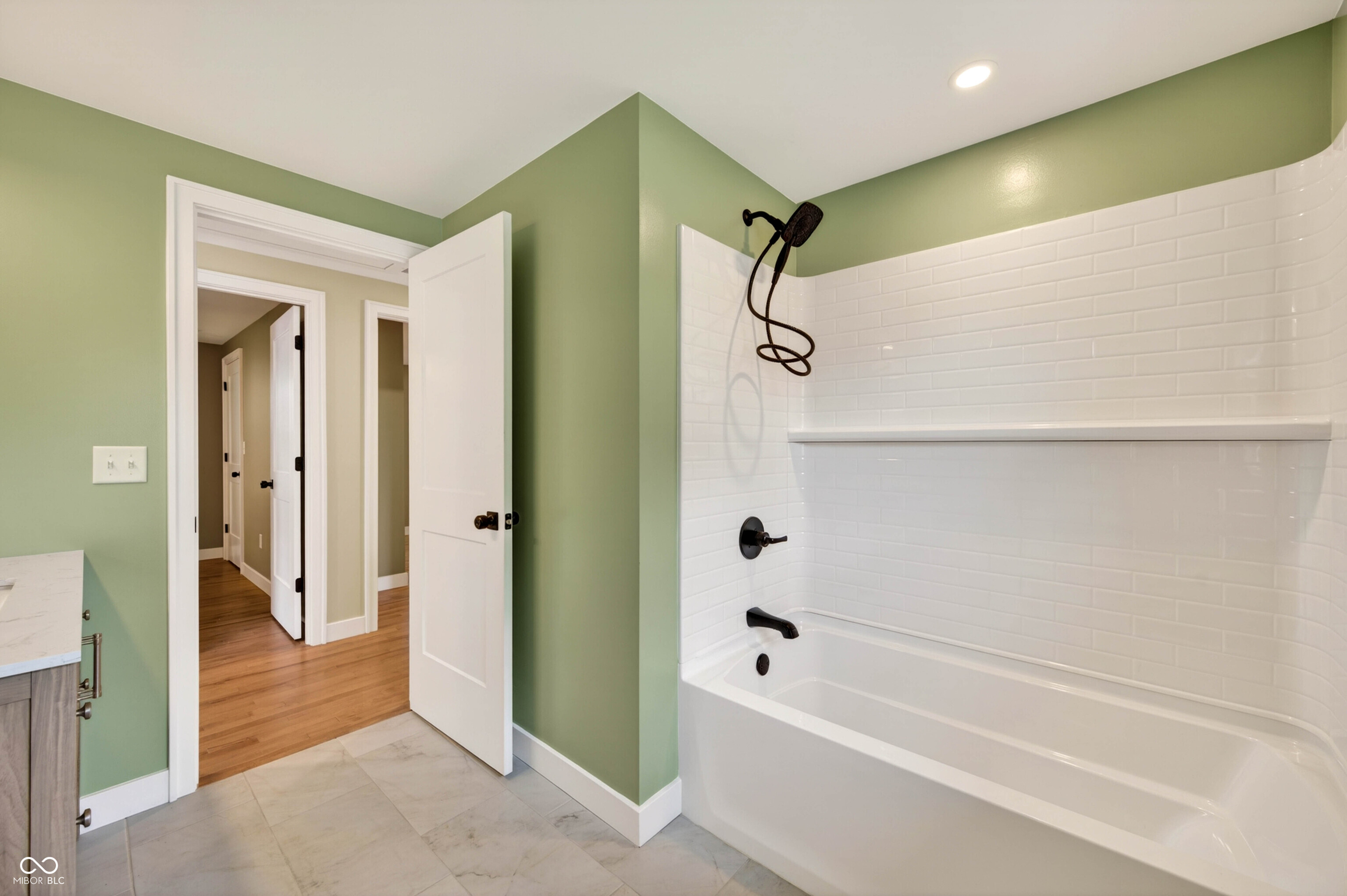 605 8th Street Columbus, IN 47201 - Photo 23 of 29