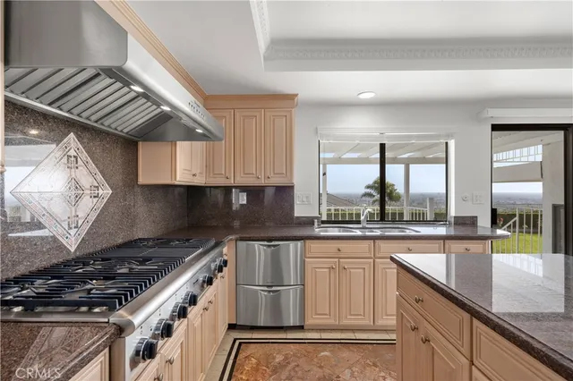 $2,100,000 | 2326 North Rockridge Circle, Orange, CA 92867