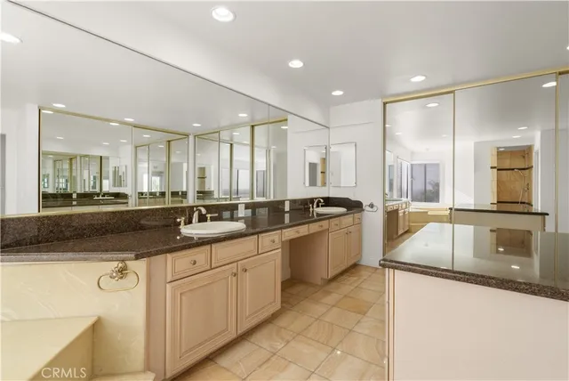 $2,100,000 | 2326 North Rockridge Circle, Orange, CA 92867