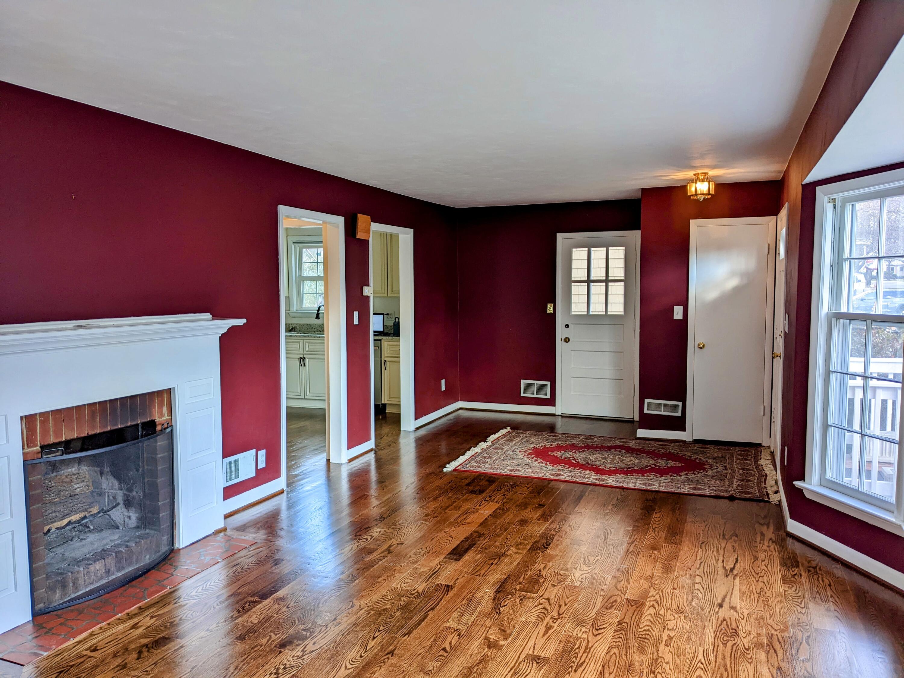 2215 Carter Road Southwest Roanoke, VA 24015 - Photo 8 of 48 PXL_20220114_161144875~2