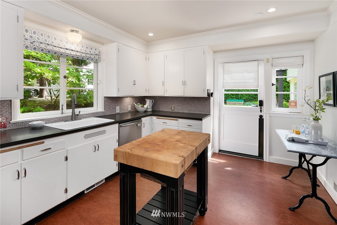 13535 Northshire Road Northwest Seattle, WA 98177 - Photo 4 of 25