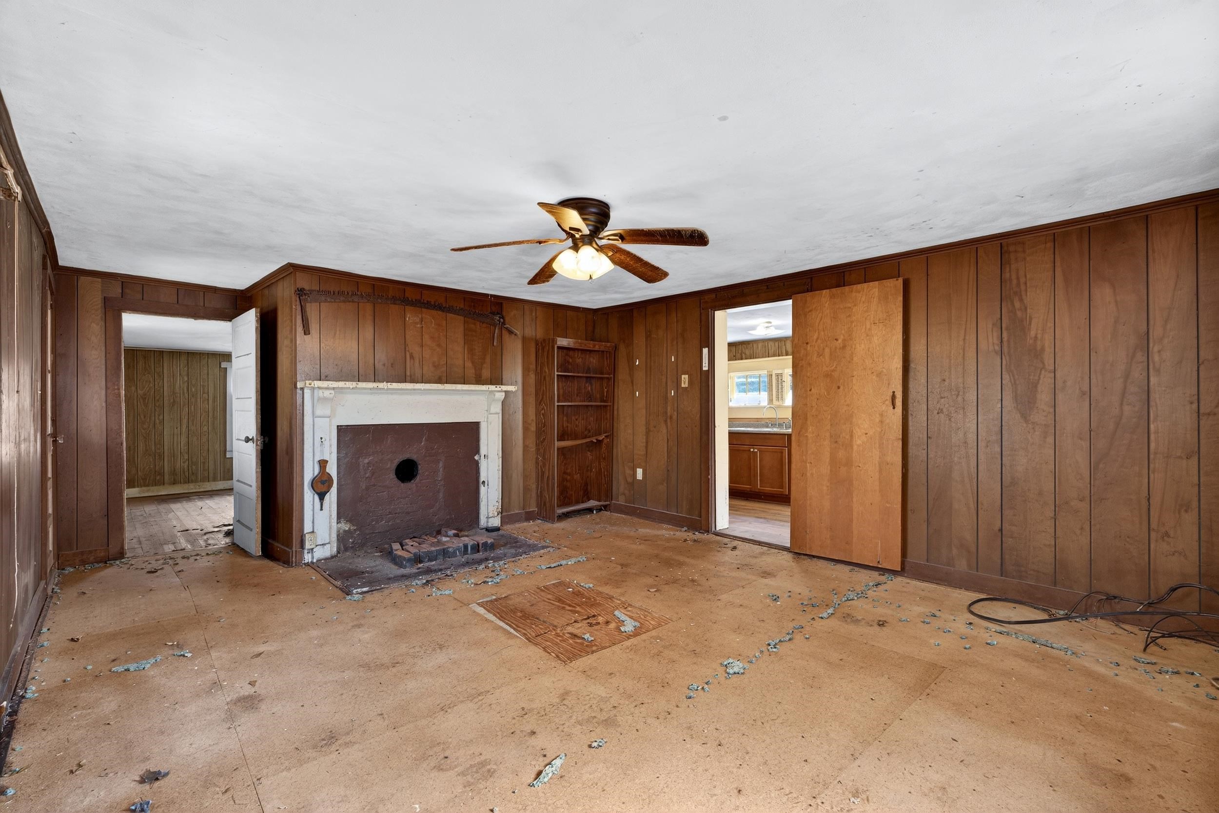 1511 Gowensville Church Road Landrum, SC 29356 - Photo 9 of 35 Living Room