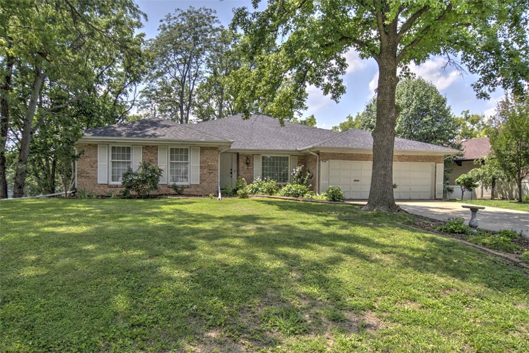 3045 Lake Bluff Drive Decatur, IL 62521 - Photo 1 of 37