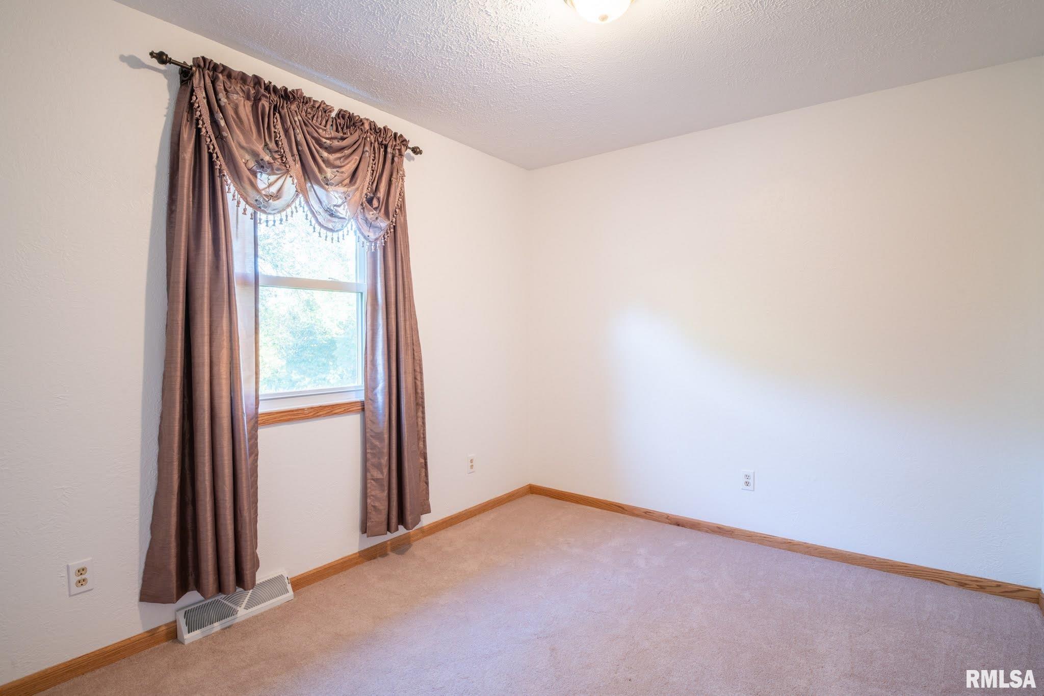 10305 West Timber Road Mapleton, IL 61547 - Photo 14 of 47