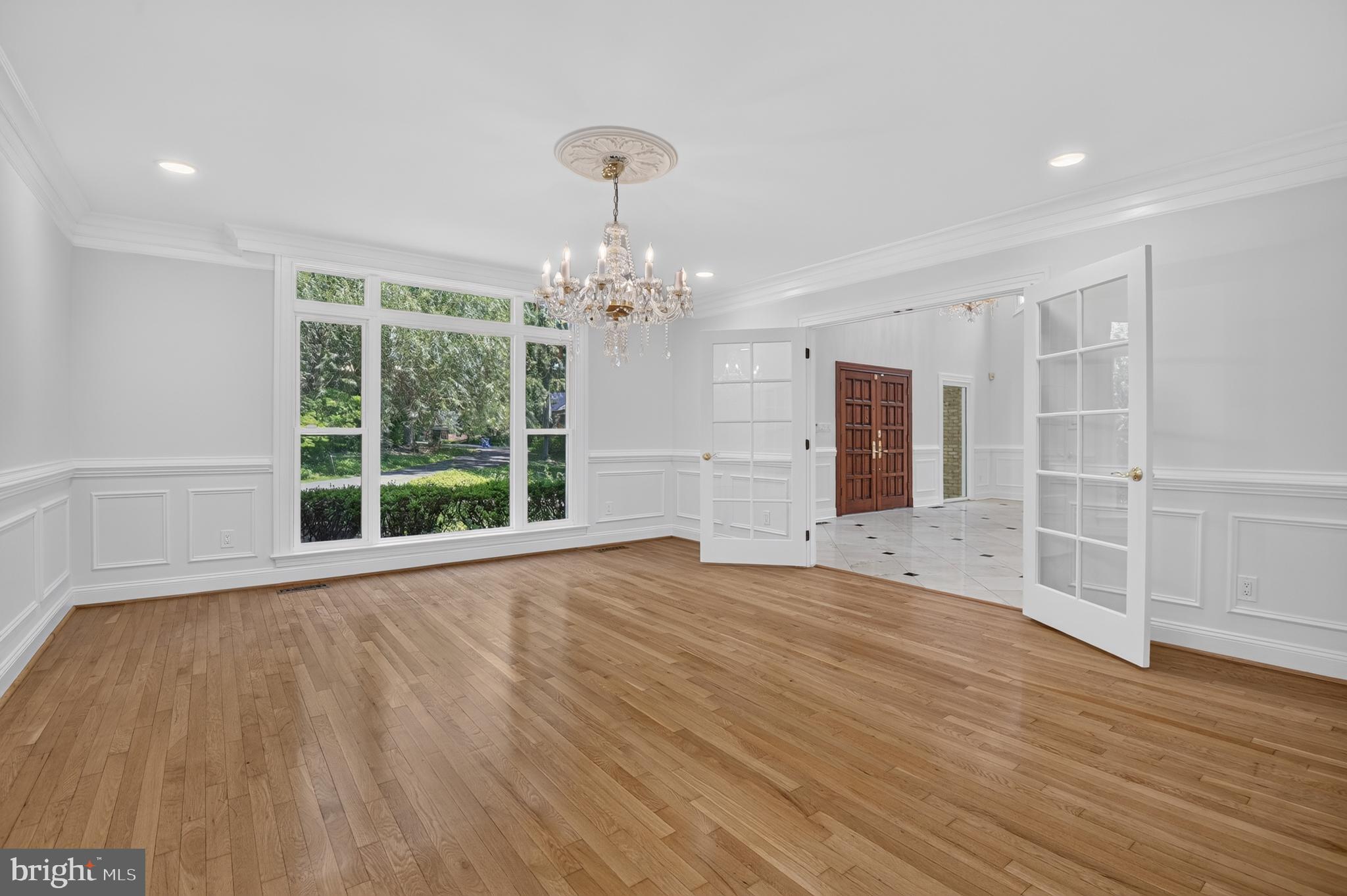 10100 Iron Gate Road Potomac, MD 20854 - Photo 13 of 91