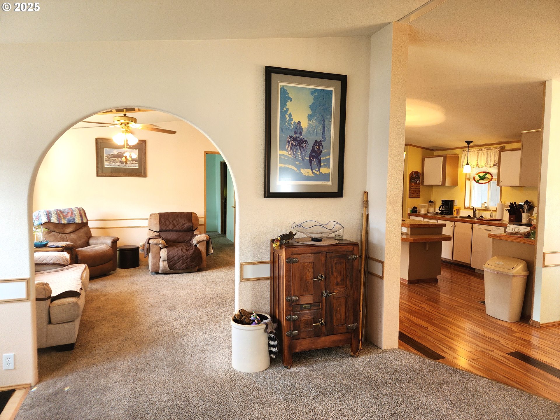 313 12th Street, Unit 4 La Grande, OR 97850 - Photo 25 of 32 a living room with furniture and a large window