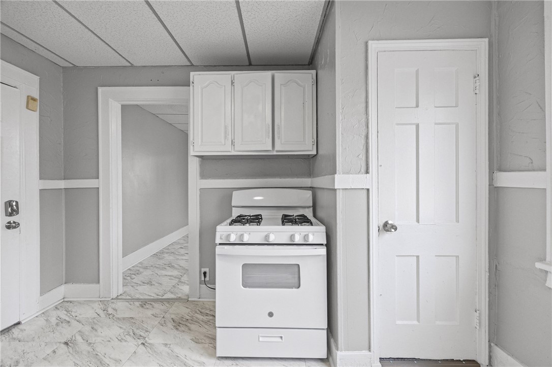 288 Driving Park Avenue Rochester, NY 14613 - Photo 6 of 22