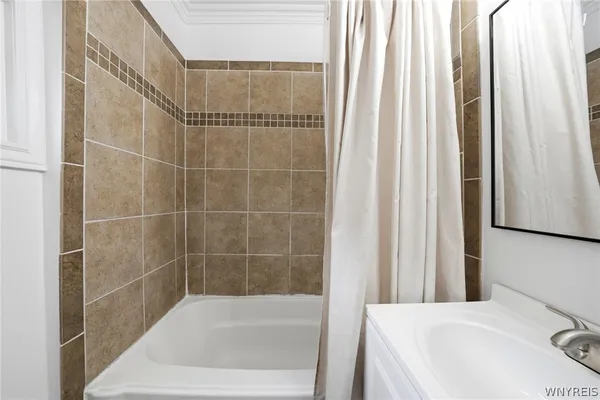 $224,900 | 6373 Center Street, Hamburg, NY 14085