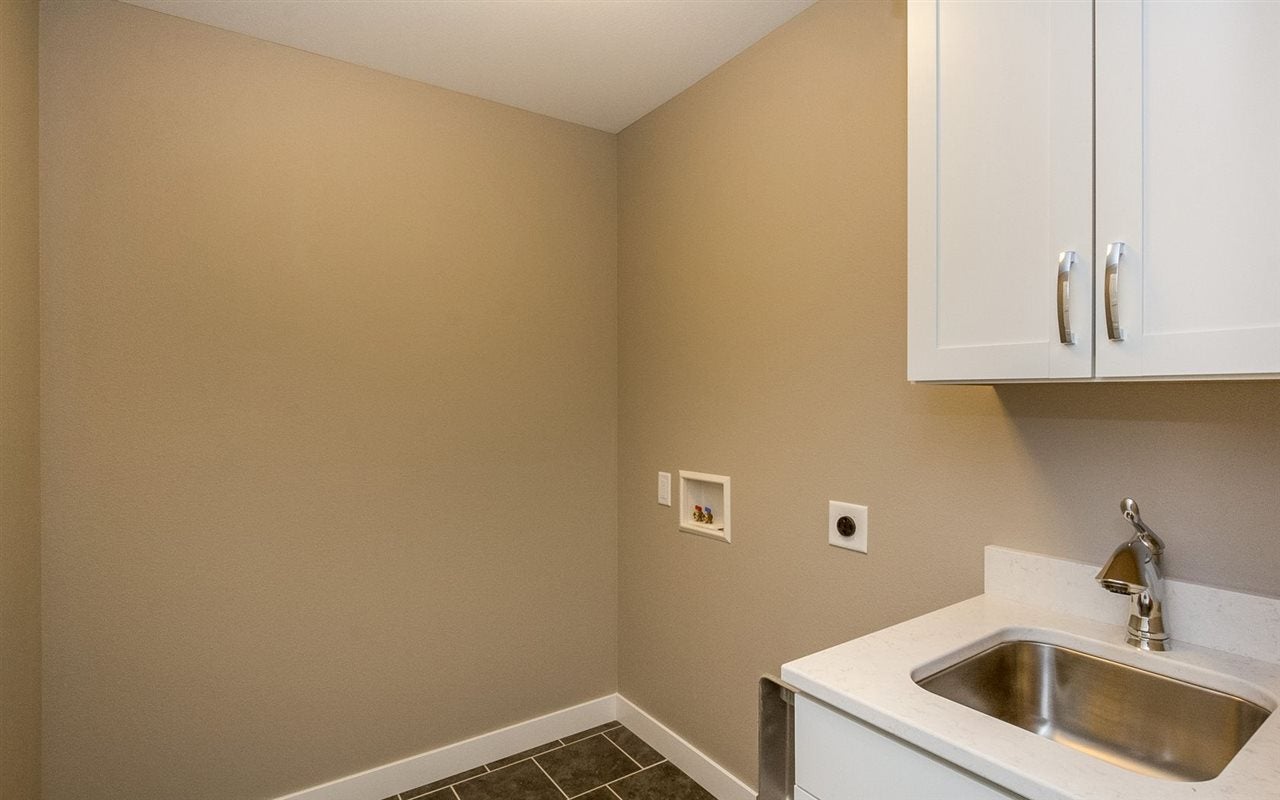 809 Marie Street Solon, IA 52333 - Photo 16 of 24 Gallery Image 16
