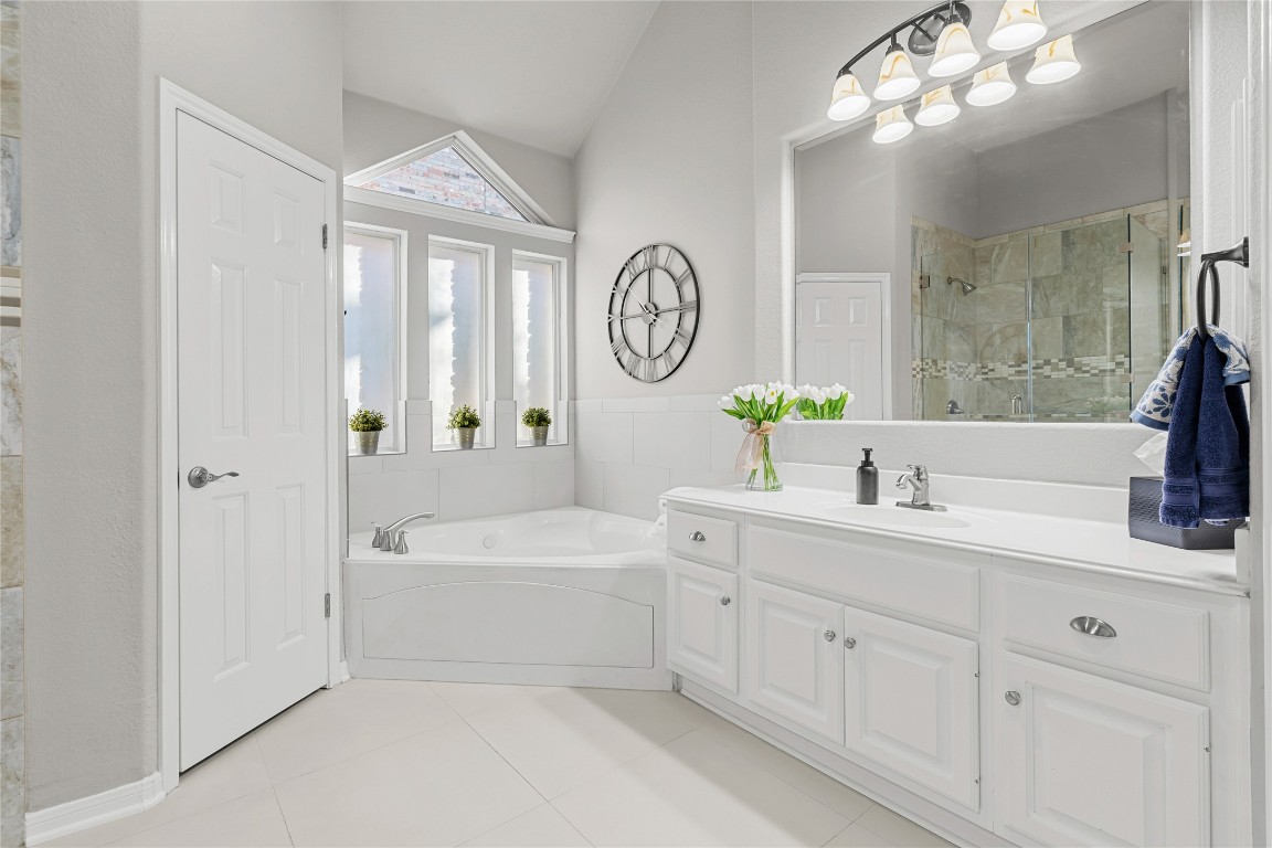 1302 Ridgefield Loop Round Rock, TX 78665 - Photo 23 of 36