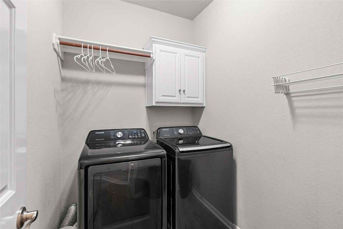 1302 Ridgefield Loop Round Rock, TX 78665 - Photo 30 of 36