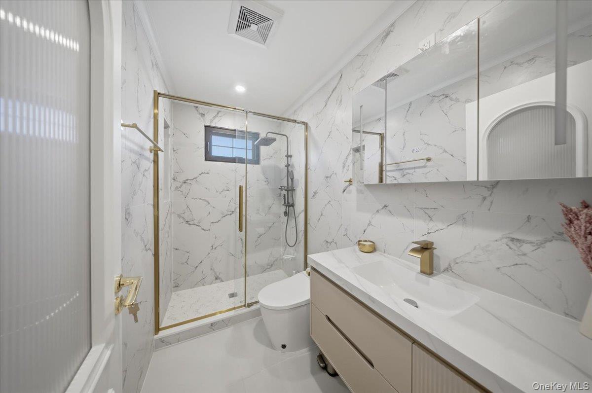 2 Elf Road Syosset, NY 11791 - Photo 17 of 32
