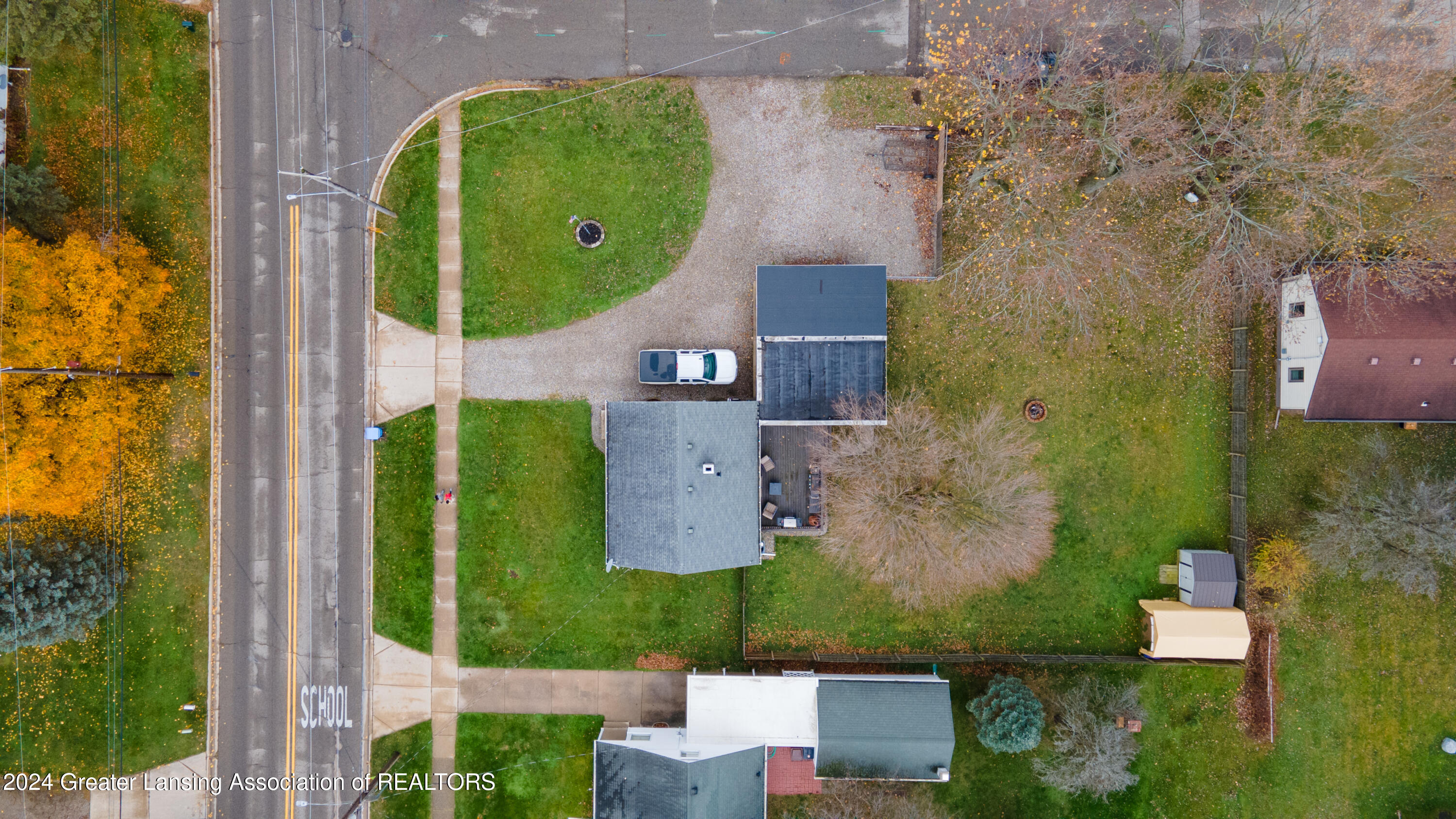 322 East Sheridan Road Lansing, MI 48906 - Photo 5 of 28 Exterior