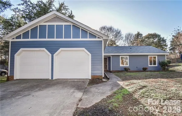 $2,200 | 10216 Camelback Circle, Charlotte, NC 28226