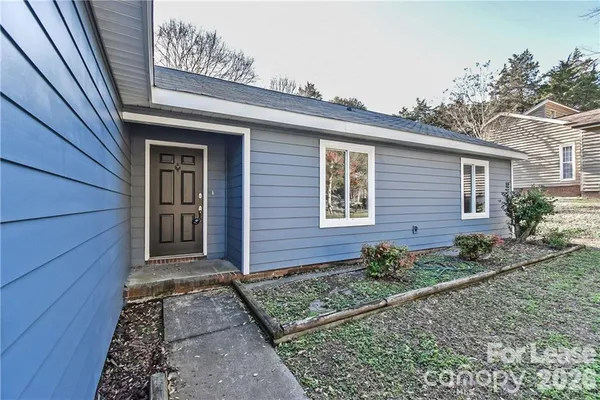 $2,200 | 10216 Camelback Circle, Charlotte, NC 28226