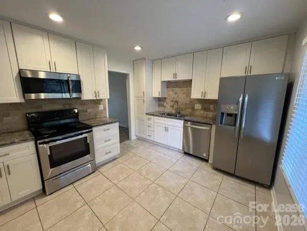 $2,200 | 10216 Camelback Circle, Charlotte, NC 28226
