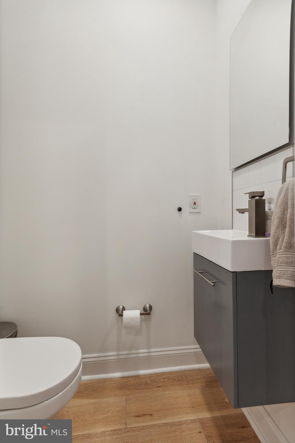 2145 Cross Street Philadelphia, PA 19146 - Photo 10 of 25 Half bathroom