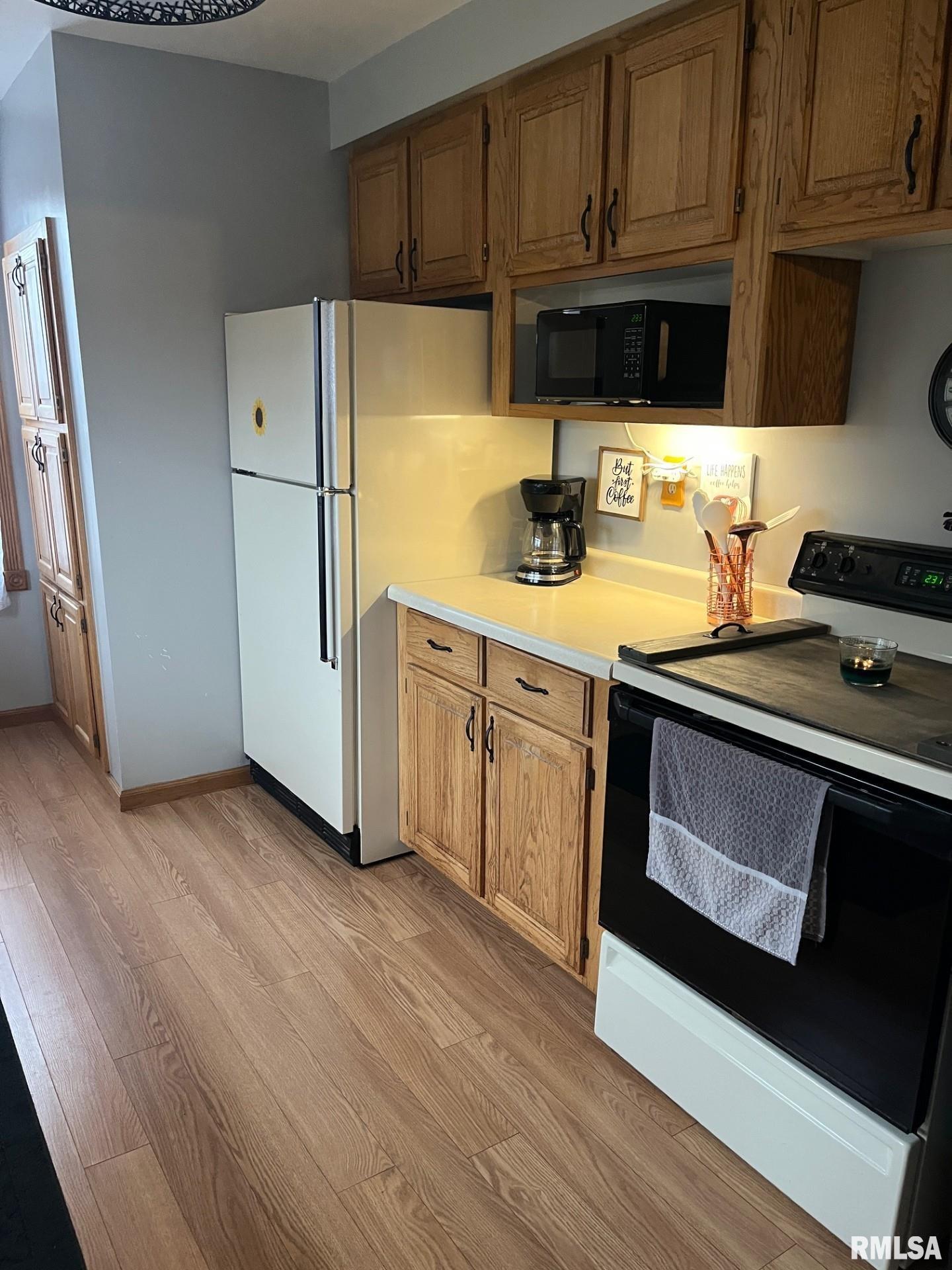 249 Dwight Street Kewanee, IL 61443 - Photo 11 of 24